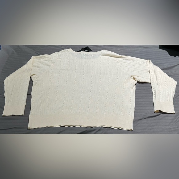 ✨NWT✨ Torrid: Women’s Sweater with Disney Mickey Accent- Size 3 - Picture 5 of 8